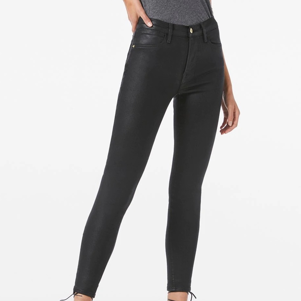 FRAME Denim Le High Skinny in Coated Noir